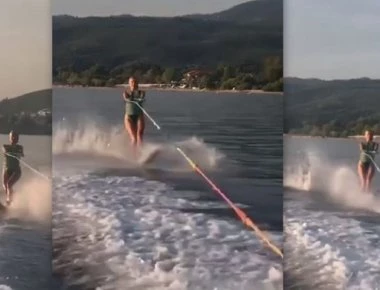 Φαίη Σκορδά: Η επική τούμπα της όταν μαθαίνει θαλάσσιο σκι (βίντεο)